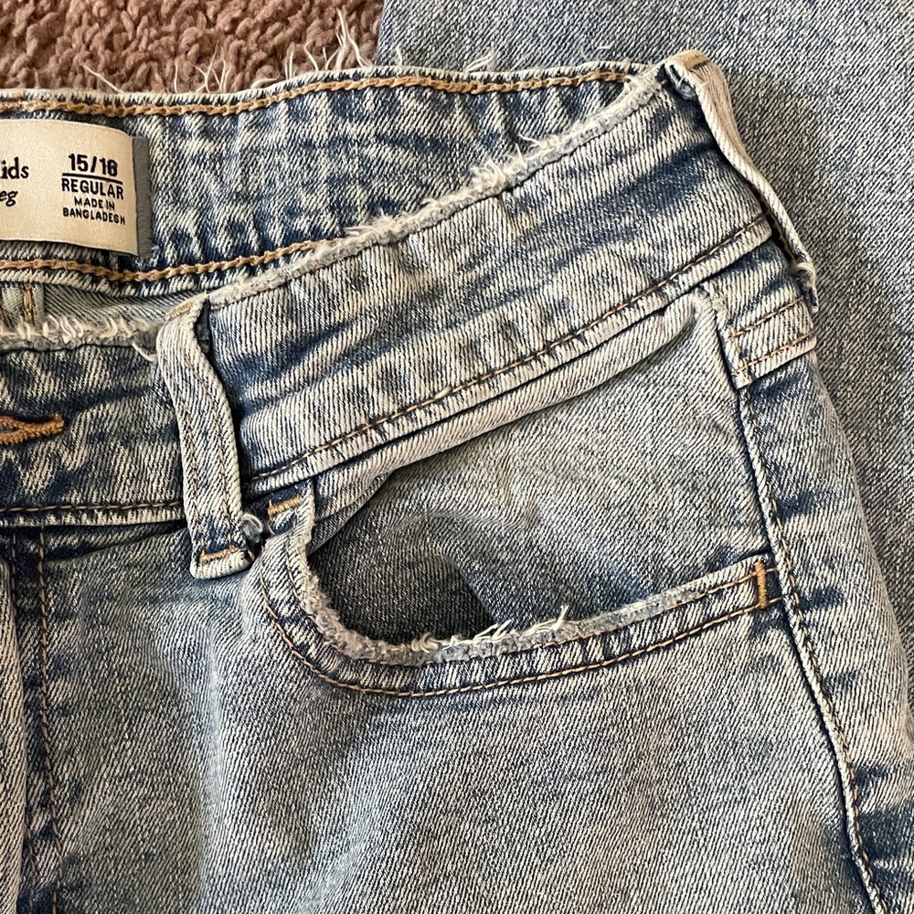 Abercrombie Kids High Rise Wide Leg Light Blue Jeans - Picture 3 of 6